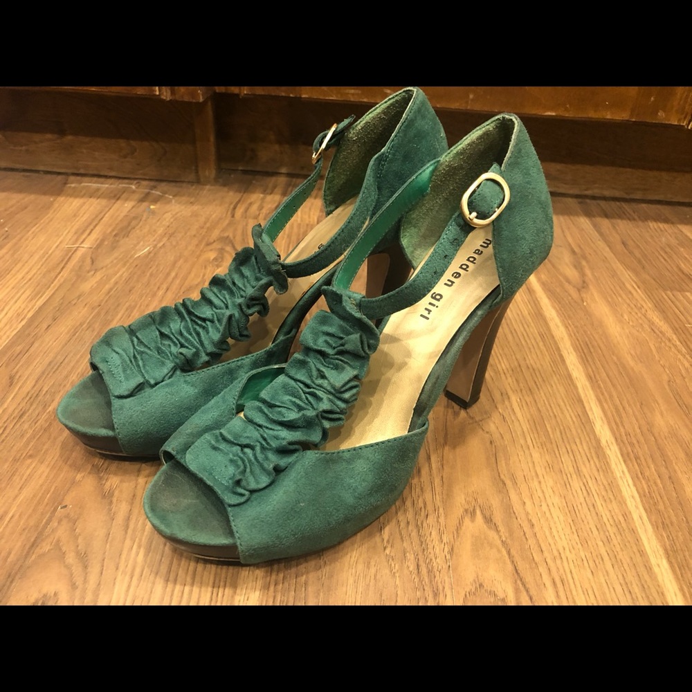 Green high heel shoes